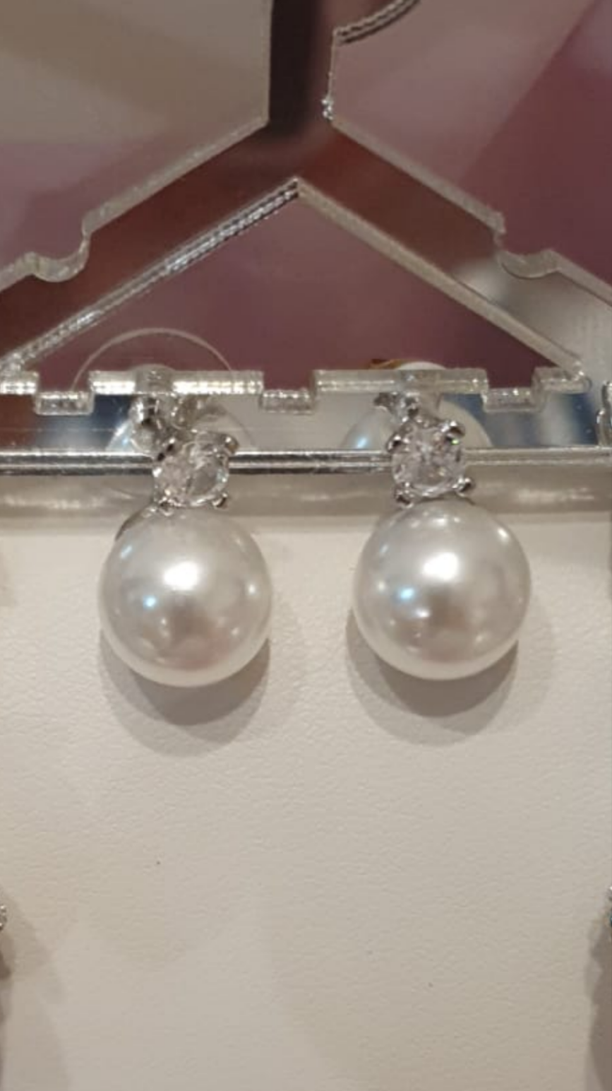 Elizabeth Pearl Studs