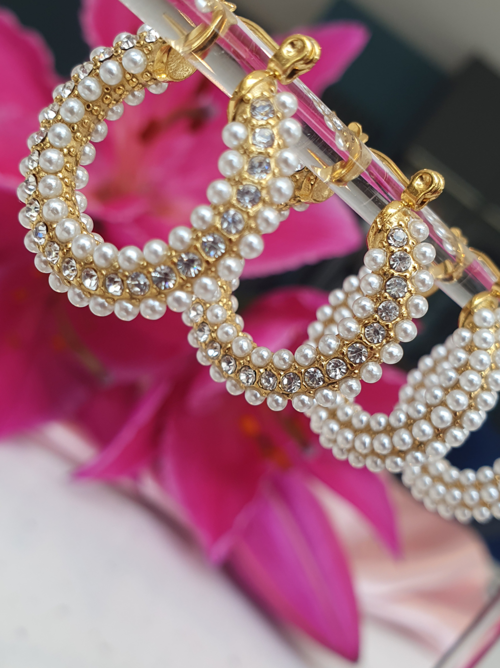 Perla Sparkle Hoop Earrings